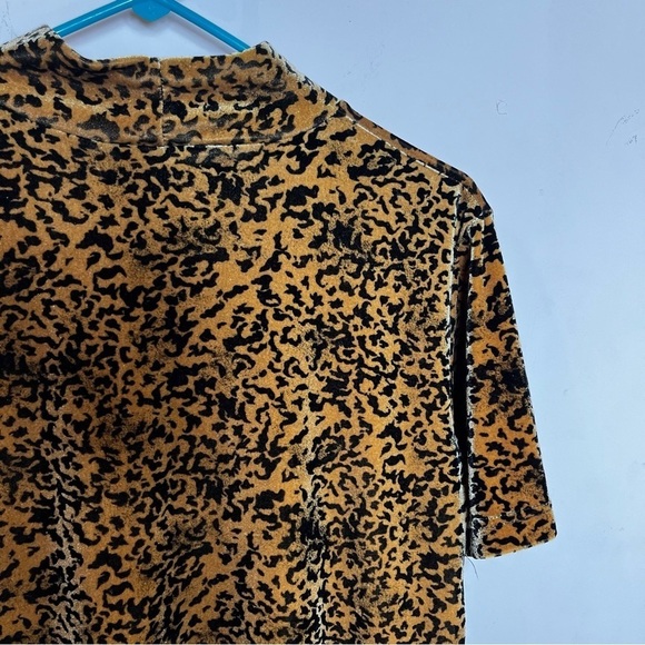 Vintage medium velvet leopard inspired turtleneck short sleeve top - Picture 13 of 15